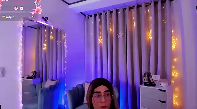 Snapshot of alahia_sweet chatting on January 5, 2025, 9:36 pm alahia sweet online show from January 5, 2025, 9:36 pm