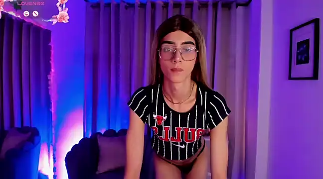 Snapshot of alahia_sweet chatting on January 25, 2025, 8:53 pm alahia sweet online show from January 25, 2025, 8:53 pm