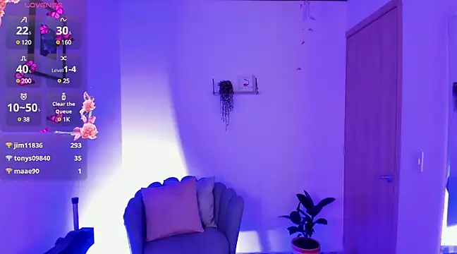 Snapshot of alahia_sweet chatting on February 17, 2025, 1:04 am alahia sweet online show from February 17, 2025, 1:04 am