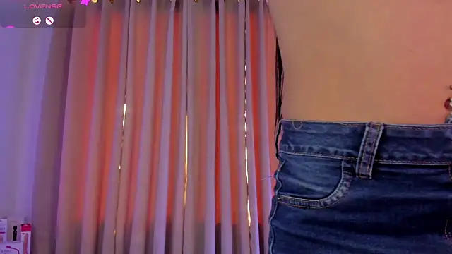 Snapshot of alahia_sweet chatting on September 20, 2025, 1:34 pm alahia sweet online show from September 20, 2025, 1:34 pm