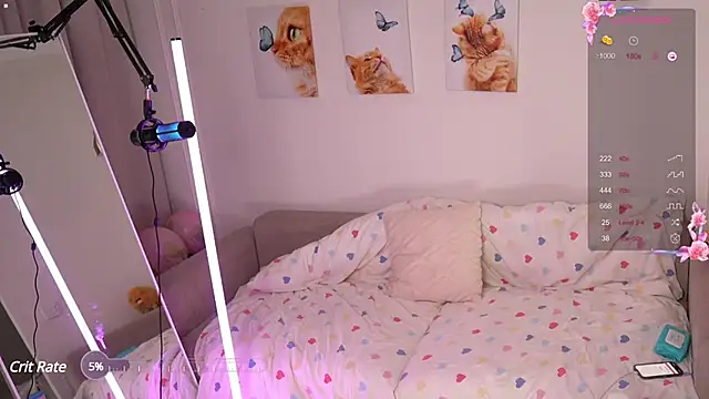 avroramey online show from February 19, 2025, 8:20 pm