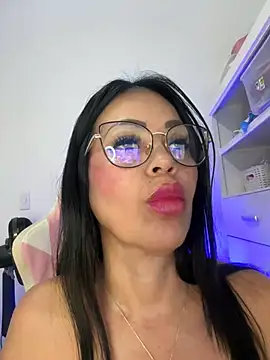 Snapshot of KarolRubi1 chatting on February 9, 2025, 4:46 am KarolRubi1 online show from February 9, 2025, 4:46 am
