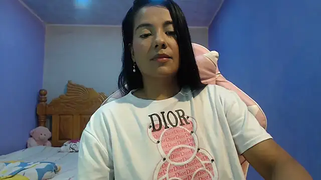 Coral0403 online show from November 5, 2025, 6:41 pm