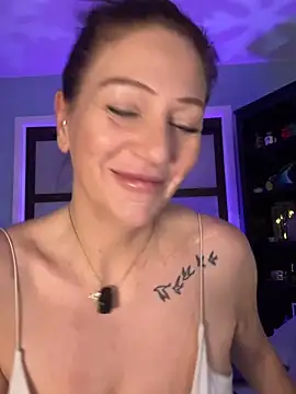 AlessasRoom online show from December 23, 2025, 9:29 am