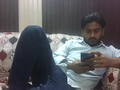 Snapshot of indihotguy chatting on October 29, 2025, 1:13 pm indihotguy online show from October 29, 2025, 1:13 pm