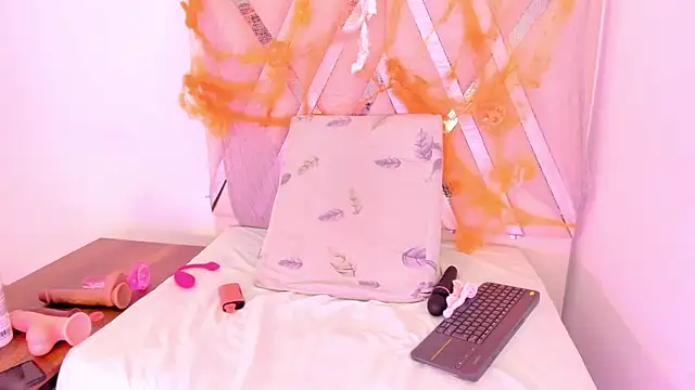 CATTLEYA BIANCHI145 online show from October 11, 2025, 2:55 am