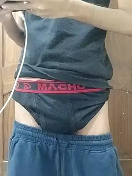 fakelove95 online show from November 4, 2025, 5:17 am