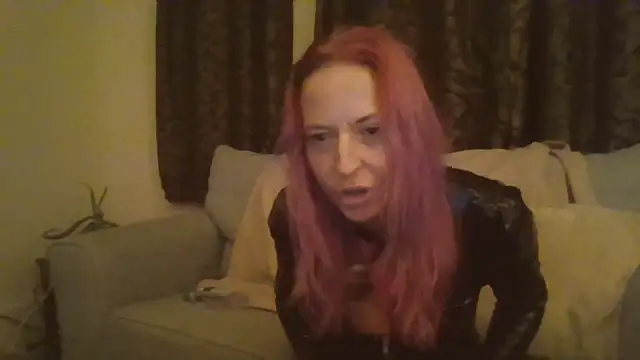 Snapshot of DDnaughty chatting on September 17, 2025, 11:50 pm DDnaughty online show from September 17, 2025, 11:50 pm