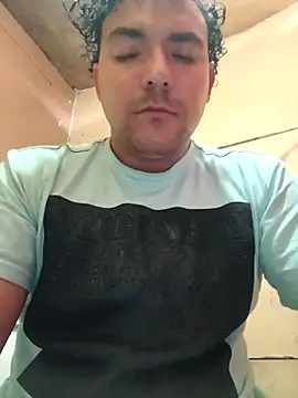 Snapshot of chinoxxx chatting on October 22, 2025, 11:26 pm chinoxxx online show from October 22, 2025, 11:26 pm