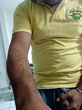 chinoxxx online show from November 18, 2025, 2:43 pm