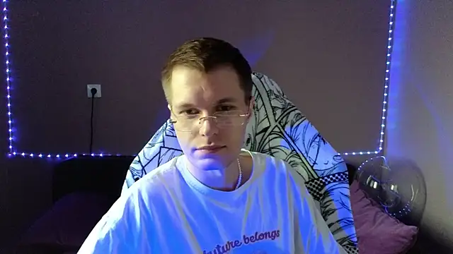 Snapshot of Leonnextdoor chatting on January 8, 2025, 6:52 am Leonnextdoor online show from January 8, 2025, 6:52 am