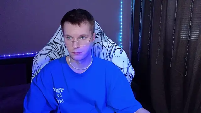 Snapshot of Leonnextdoor chatting on January 10, 2025, 7:46 am Leonnextdoor online show from January 10, 2025, 7:46 am