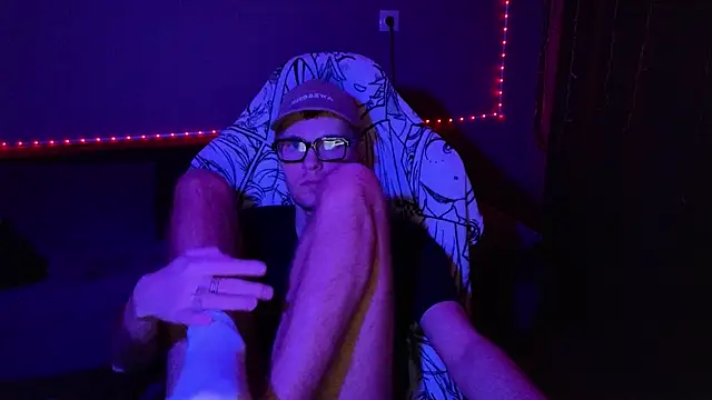 Snapshot of Leonnextdoor chatting on January 12, 2025, 6:38 pm Leonnextdoor online show from January 12, 2025, 6:38 pm