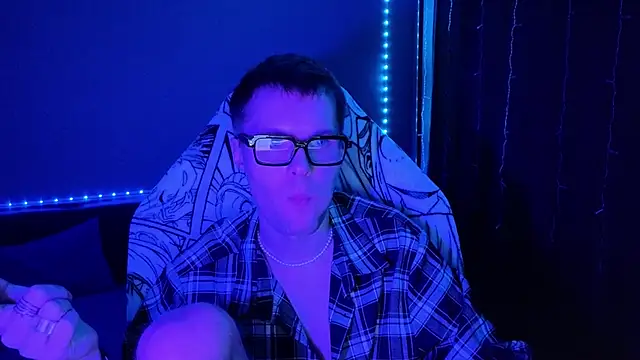 Snapshot of Leonnextdoor chatting on January 16, 2025, 11:04 am Leonnextdoor online show from January 16, 2025, 11:04 am