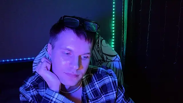 Snapshot of Leonnextdoor chatting on January 16, 2025, 2:30 pm Leonnextdoor online show from January 16, 2025, 2:30 pm