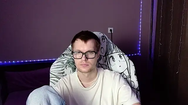 Snapshot of Leonnextdoor chatting on January 22, 2025, 8:29 am Leonnextdoor online show from January 22, 2025, 8:29 am