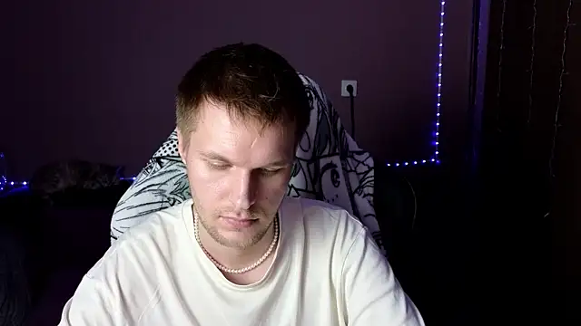 Snapshot of Leonnextdoor chatting on January 22, 2025, 11:34 am Leonnextdoor online show from January 22, 2025, 11:34 am