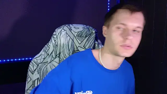 Snapshot of Leonnextdoor chatting on January 28, 2025, 11:38 am Leonnextdoor online show from January 28, 2025, 11:38 am