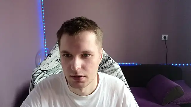 Snapshot of Leonnextdoor chatting on March 6, 2025, 6:52 am Leonnextdoor online show from March 6, 2025, 6:52 am