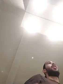 Snapshot of Levi_Latino chatting on November 7, 2025, 9:15 pm Levi Latino online show from November 7, 2025, 9:15 pm