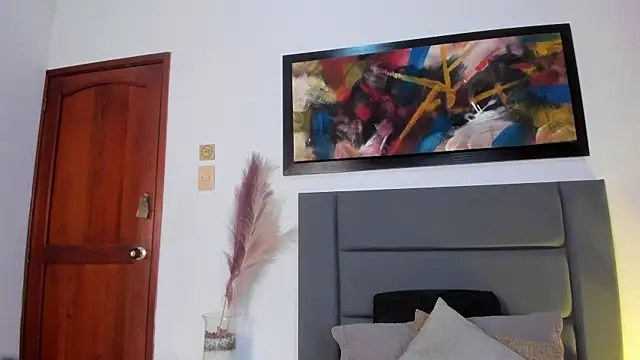 Snapshot of EloiseQuinn chatting on October 15, 2025, 1:11 pm EloiseQuinn online show from October 15, 2025, 1:11 pm