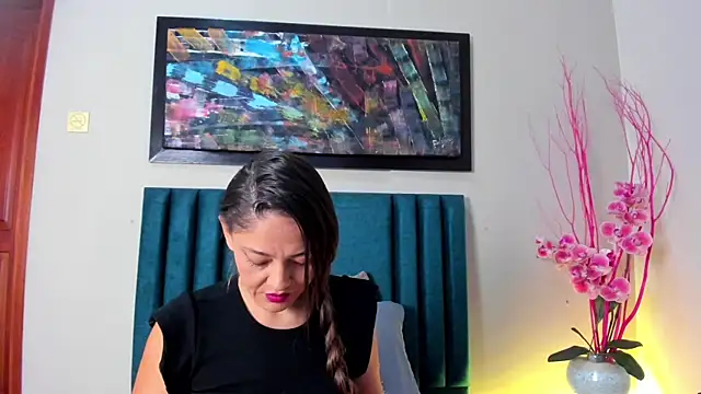 Snapshot of EloiseQuinn chatting on October 17, 2025, 1:25 pm EloiseQuinn online show from October 17, 2025, 1:25 pm