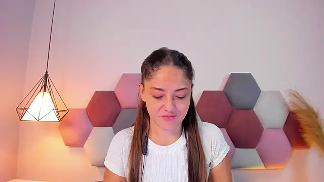 Snapshot of EloiseQuinn chatting on October 18, 2025, 1:45 pm EloiseQuinn online show from October 18, 2025, 1:45 pm