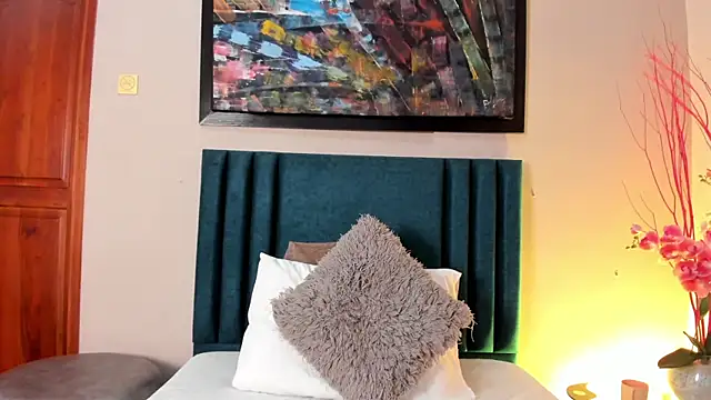 Snapshot of EloiseQuinn chatting on October 24, 2025, 1:07 pm EloiseQuinn online show from October 24, 2025, 1:07 pm