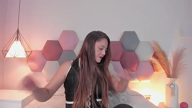 Snapshot of EloiseQuinn chatting on November 4, 2025, 6:18 pm EloiseQuinn online show from November 4, 2025, 6:18 pm