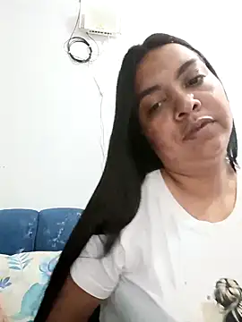 Snapshot of Brendabluee chatting on February 14, 2026, 2:58 pm Brendabluee online show from February 14, 2026, 2:58 pm