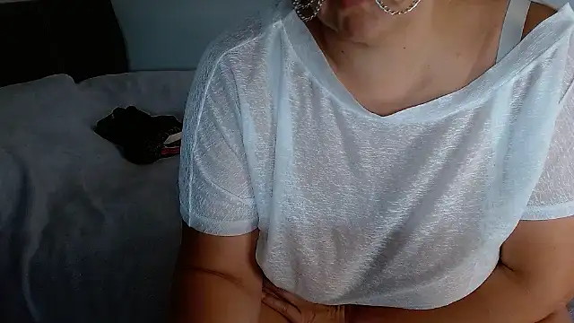 Betty2u online show from November 9, 2025, 10:57 am