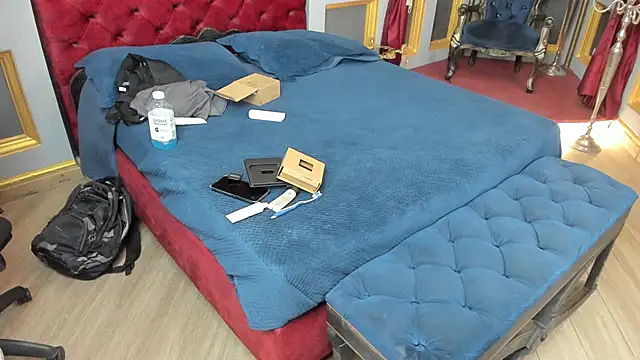 MarcoVitto online show from December 4, 2025, 11:52 am