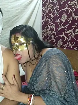 Hot muskaan online show from February 12, 2025, 5:26 pm