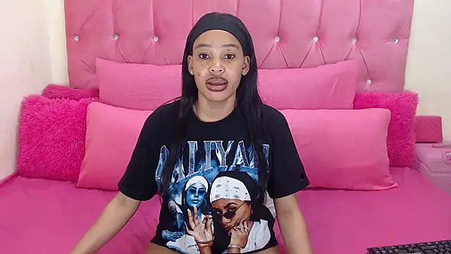 Snapshot of naughtiest_baddy chatting on October 4, 2025, 7:01 pm naughtiest baddy online show from October 4, 2025, 7:01 pm