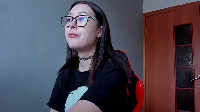 kittenrisha online show from January 17, 2025, 8:02 am