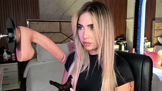 EmiilyHendriixx online show from September 20, 2025, 8:21 pm