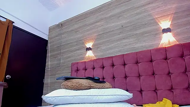 Annie kurt  online show from January 7, 2025, 7:10 am