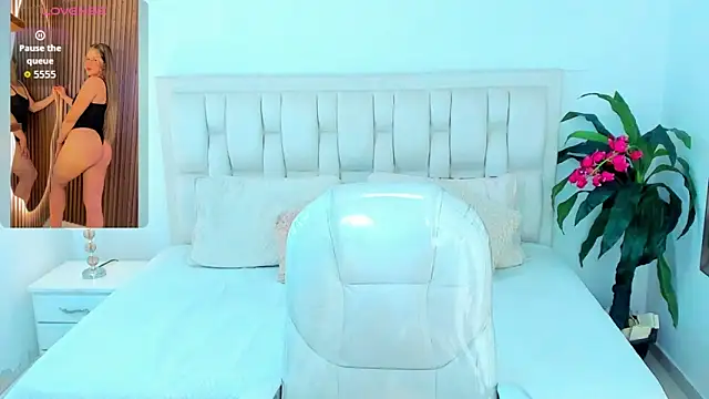 Annie kurt  online show from October 9, 2025, 7:56 pm