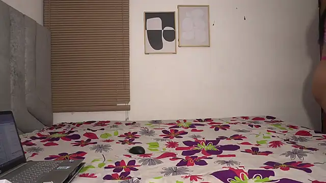 womantall99 online show from March 20, 2026, 12:32 pm