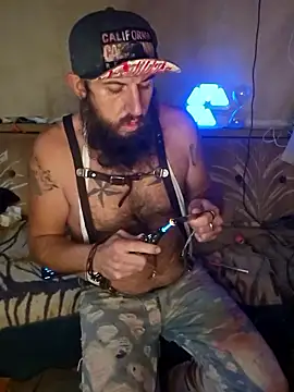 StruggleSnuggles online show from November 17, 2025, 5:35 am