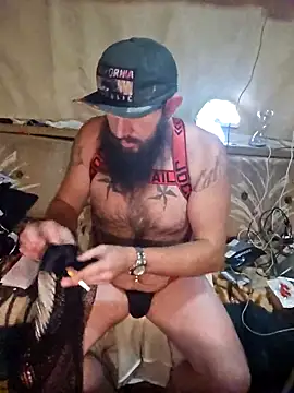 StruggleSnuggles online show from November 18, 2025, 9:03 am