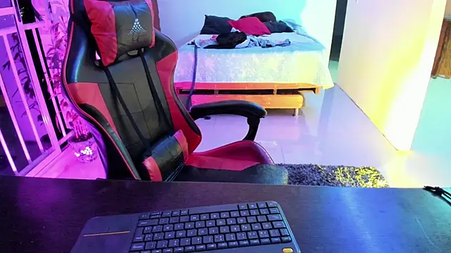 Snapshot of Adam_Valenciia chatting on October 14, 2025, 12:22 am Adam Valenciia online show from October 14, 2025, 12:22 am