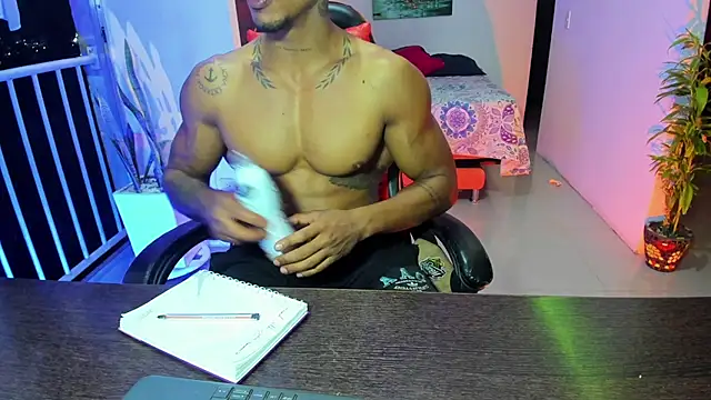 Snapshot of Adam_Valenciia chatting on October 19, 2025, 2:01 am Adam Valenciia online show from October 19, 2025, 2:01 am