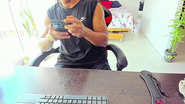 Snapshot of Adam_Valenciia chatting on October 21, 2025, 3:46 pm Adam Valenciia online show from October 21, 2025, 3:46 pm