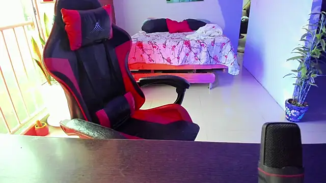 Snapshot of Adam_Valenciia chatting on October 23, 2025, 7:01 pm Adam Valenciia online show from October 23, 2025, 7:01 pm