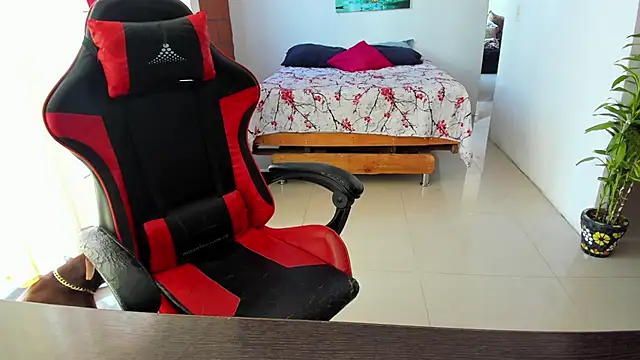 Snapshot of Adam_Valenciia chatting on October 24, 2025, 3:41 pm Adam Valenciia online show from October 24, 2025, 3:41 pm