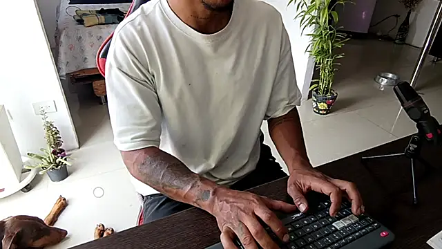 Snapshot of Adam_Valenciia chatting on February 18, 2026, 5:53 pm Adam Valenciia online show from February 18, 2026, 5:53 pm