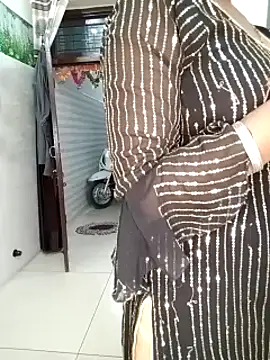 Best-Couple online show from January 8, 2025, 1:52 pm
