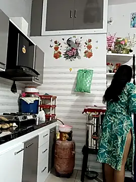 Best-Couple online show from October 4, 2025, 2:42 am