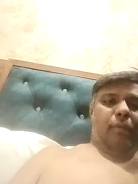 jemes21in online show from December 14, 2025, 9:25 am